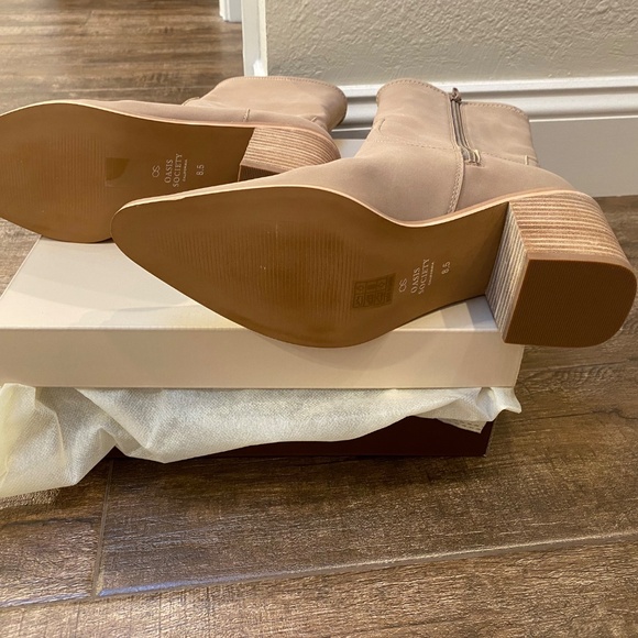 The Vienna Cedar Wood | Sleek Ankle Hugging - Picture 3 of 3